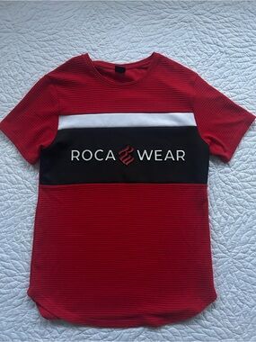 Rocawear T-Shirt Size M Red Colorblock Embroidered Logo